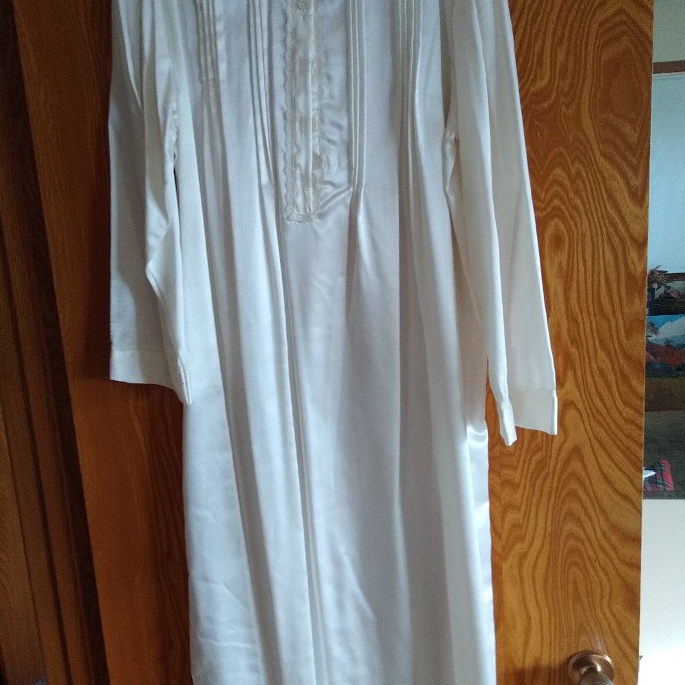 Nightdress- white or pink